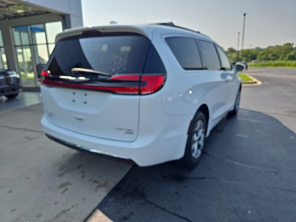 2022 Chrysler Pacifica Limited photo 10
