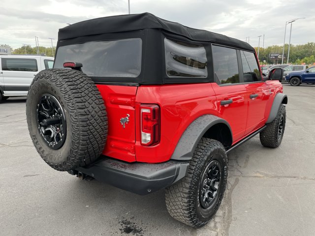 2024 Ford Bronco Black Diamond photo 6
