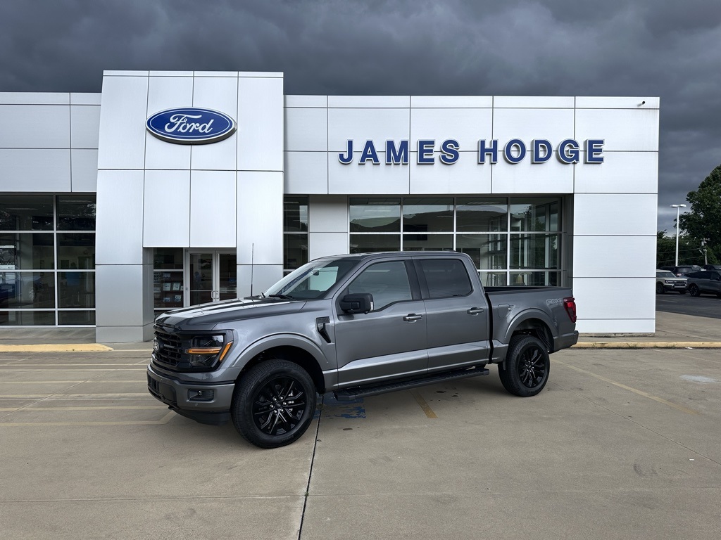 2025 Ford F-150 XLT's photo