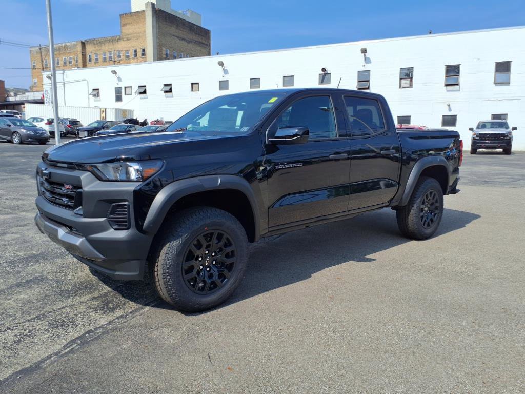 2026 Chevrolet Colorado Trail Boss photo 2