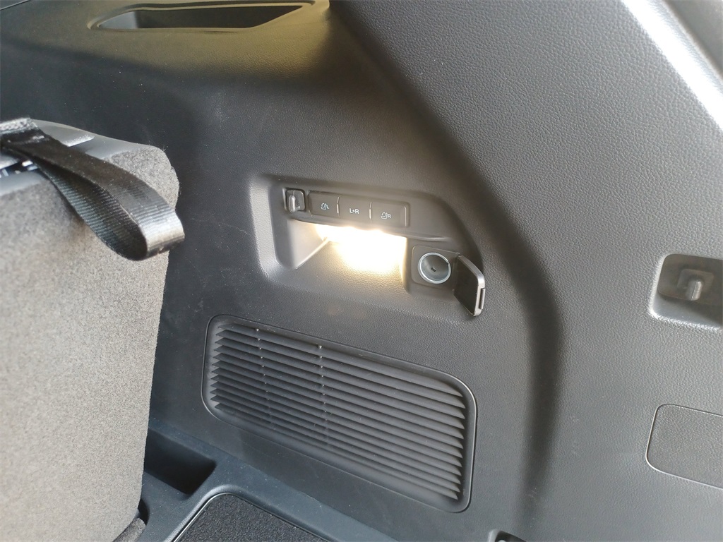 2025 Ford Explorer ST photo 18