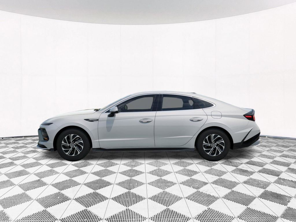 2026 Hyundai Sonata Hybrid Blue photo 2