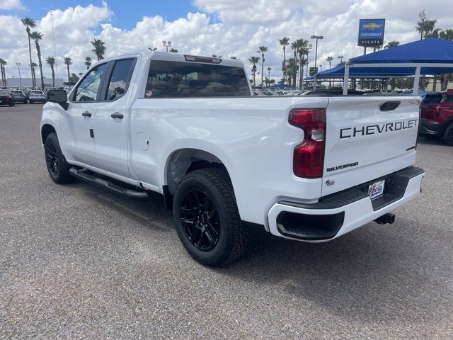 2026 Chevrolet Silverado 1500 Custom photo 5