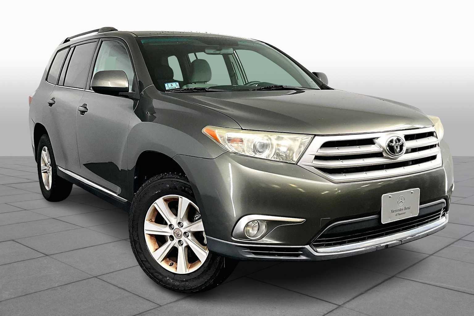 Used 2011 Toyota Highlander Base with VIN 5TDBK3EH9BS073239 for sale in Hanover, MA
