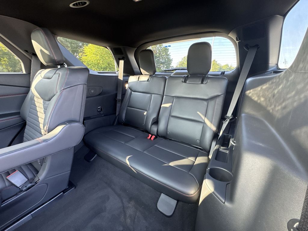 2025 Ford Explorer ST-Line photo 23