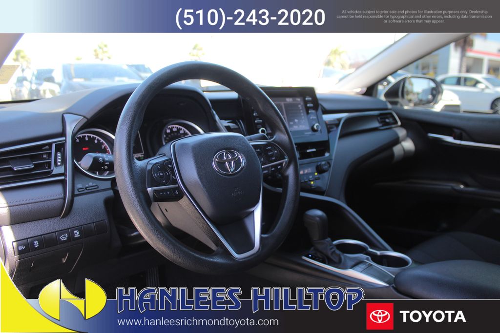 2022 Toyota Camry LE photo 12