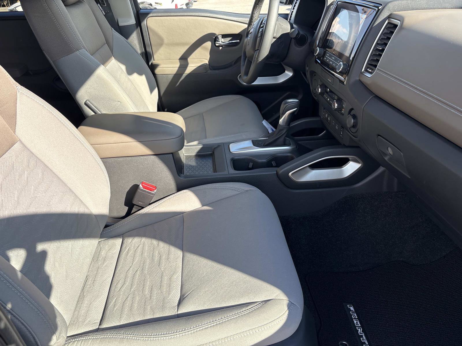 2023 Nissan Frontier SV photo 21