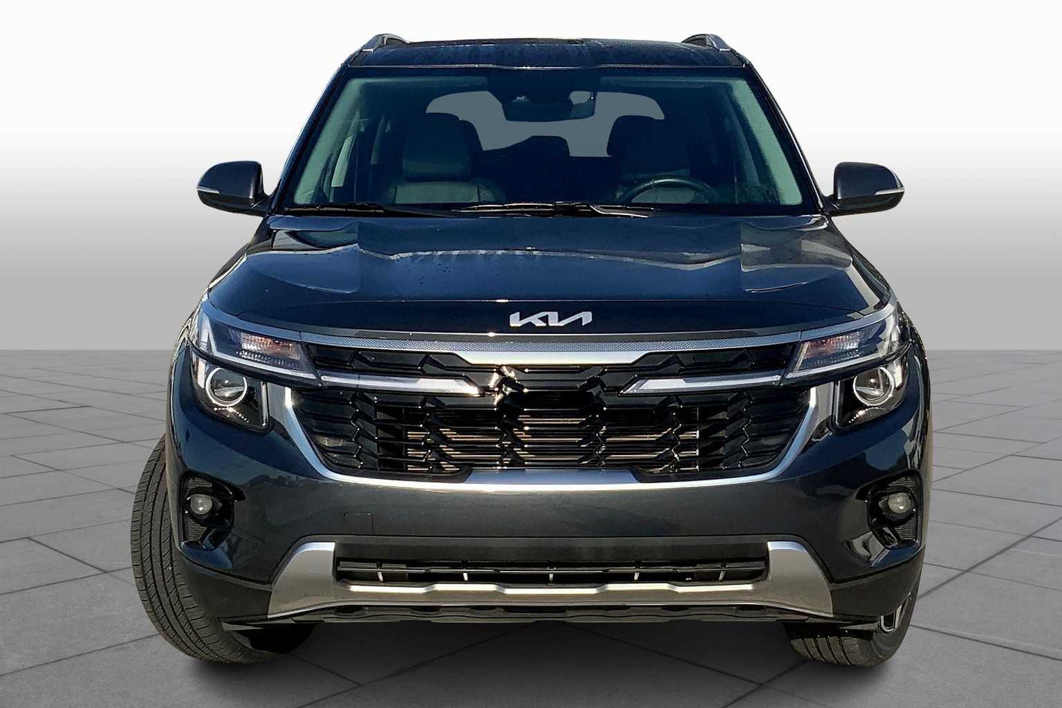 2024 Kia Seltos EX photo 3