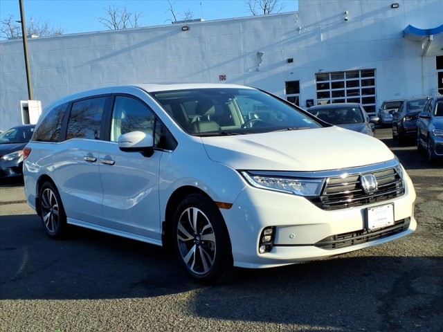 2024 Honda Odyssey Touring's photo