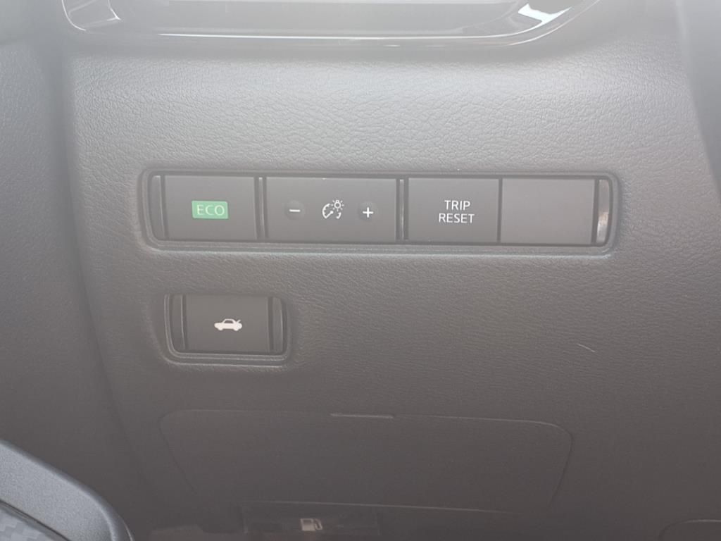 2025 Nissan Sentra SV photo 8