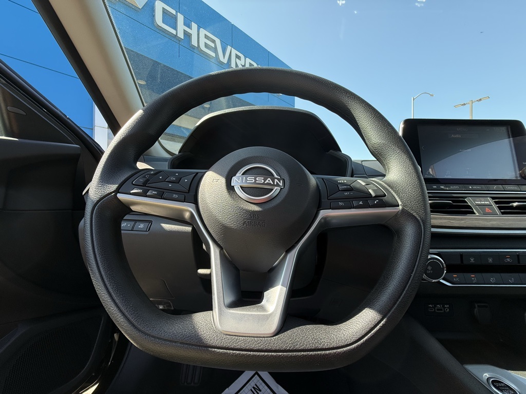 2025 Nissan Altima 2.5 SV photo 11