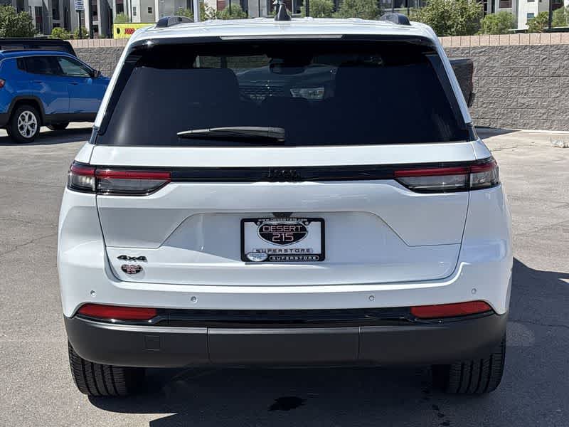 2023 Jeep Grand Cherokee Altitude photo 7