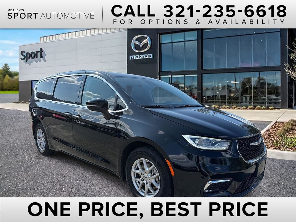 2024 Chrysler Pacifica Touring L's photo