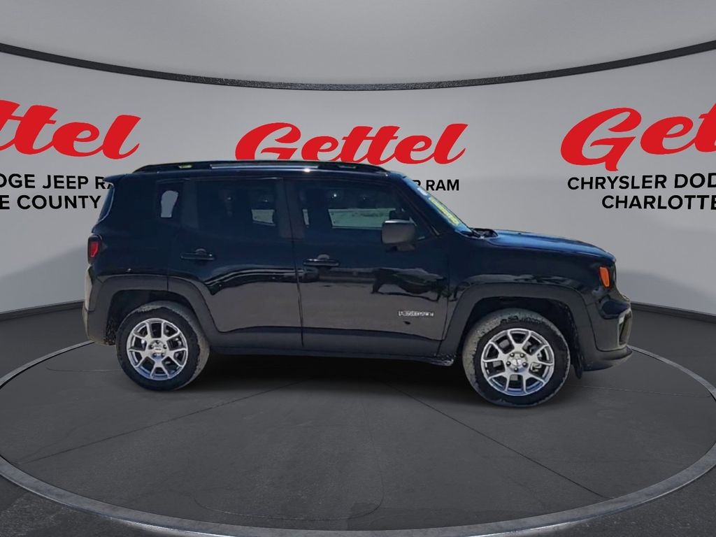 2022 Jeep Renegade Latitude photo 8