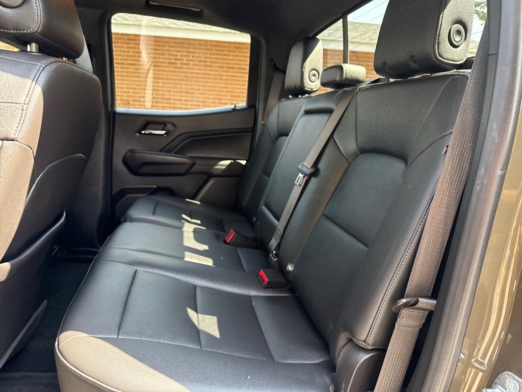 2023 Chevrolet Colorado LT photo 9