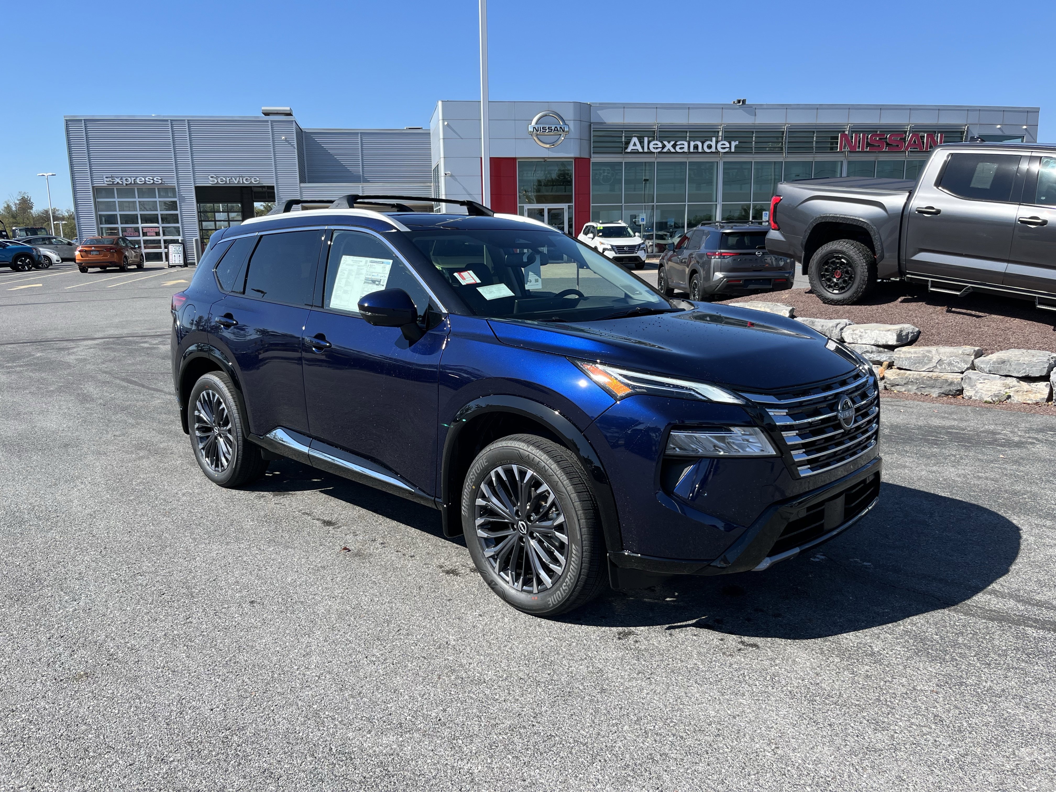 2026 Nissan Rogue Platinum's photo