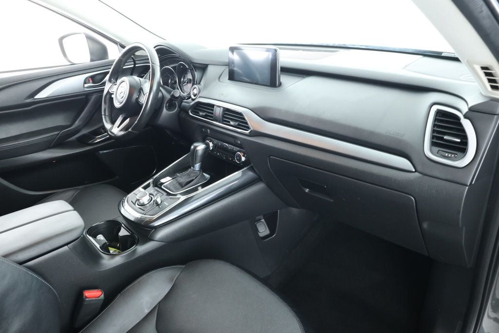 2017 Mazda CX-9 Touring photo 18