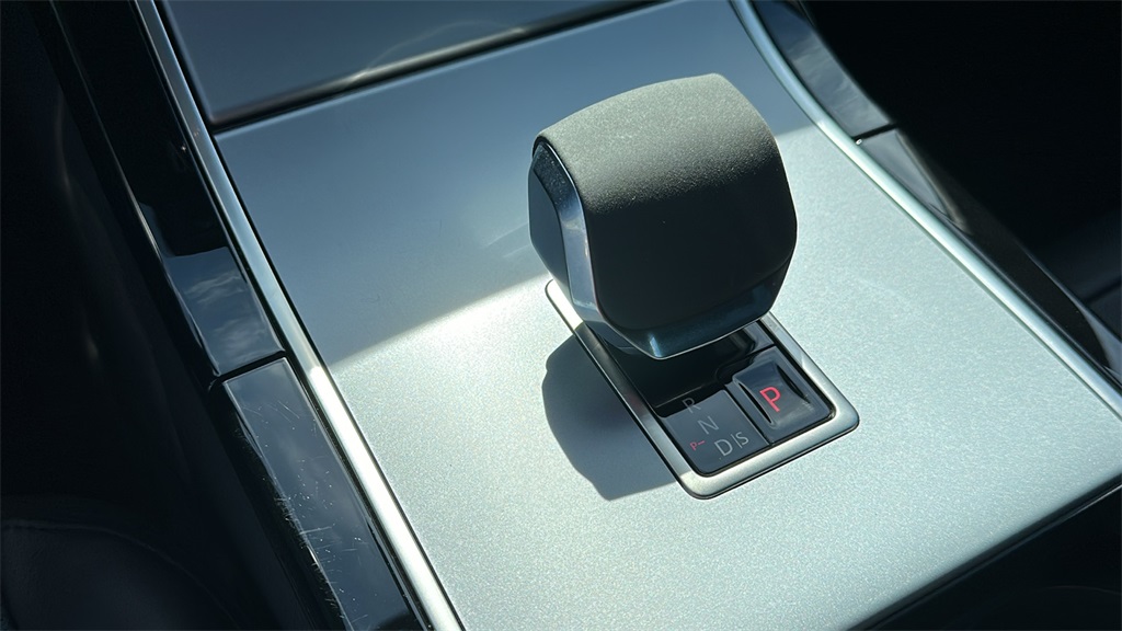 2025 Land Rover Range Rover Velar S photo 19