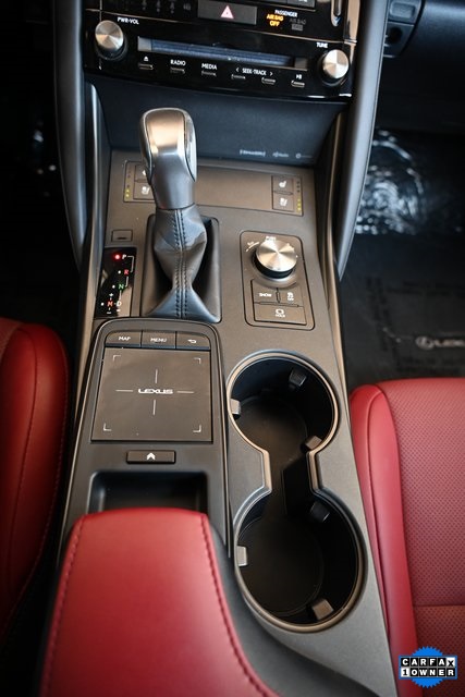 2022 Lexus IS 300 photo 16