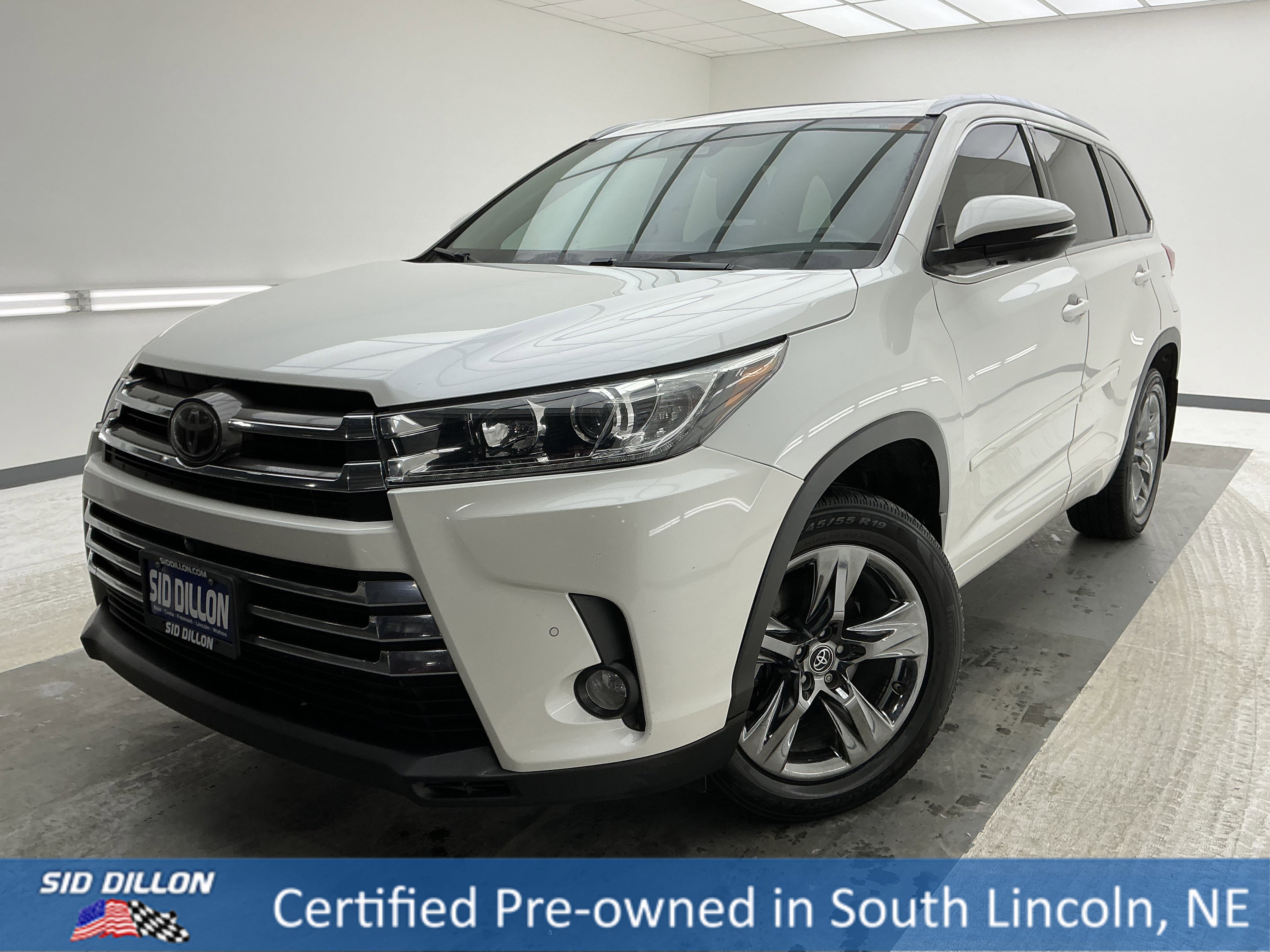 2018 Toyota Highlander Limited Platinum's photo