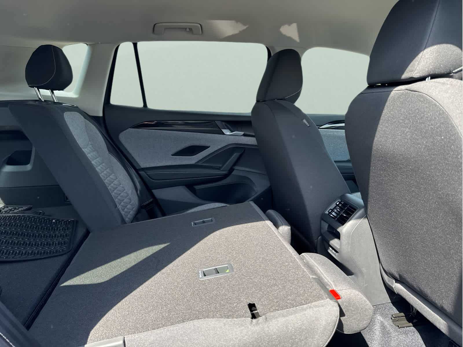 2025 Volkswagen Tiguan S photo 36