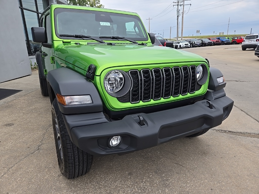 2025 Jeep Wrangler Sport S photo 17