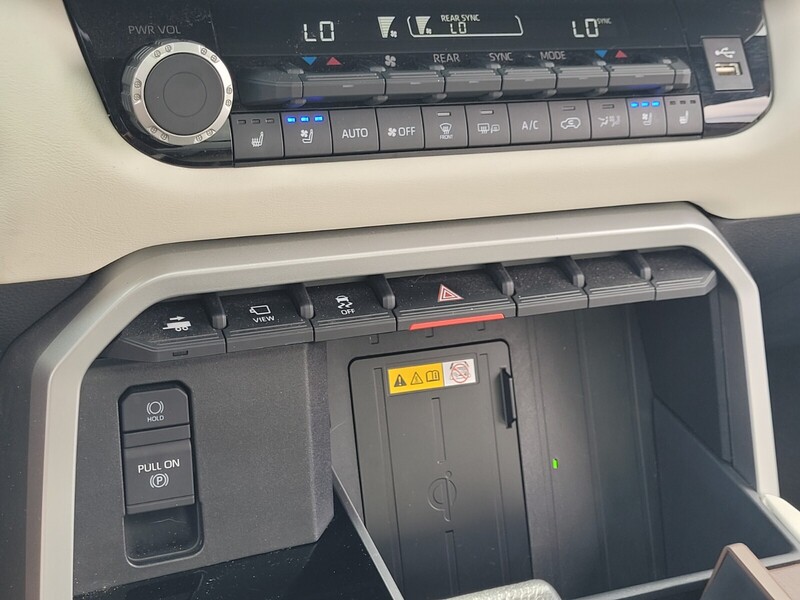 2024 Toyota Sequoia Capstone photo 20