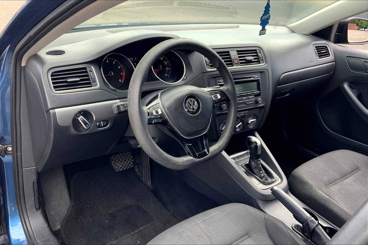 2015 Volkswagen Jetta 1.8T SE photo 15