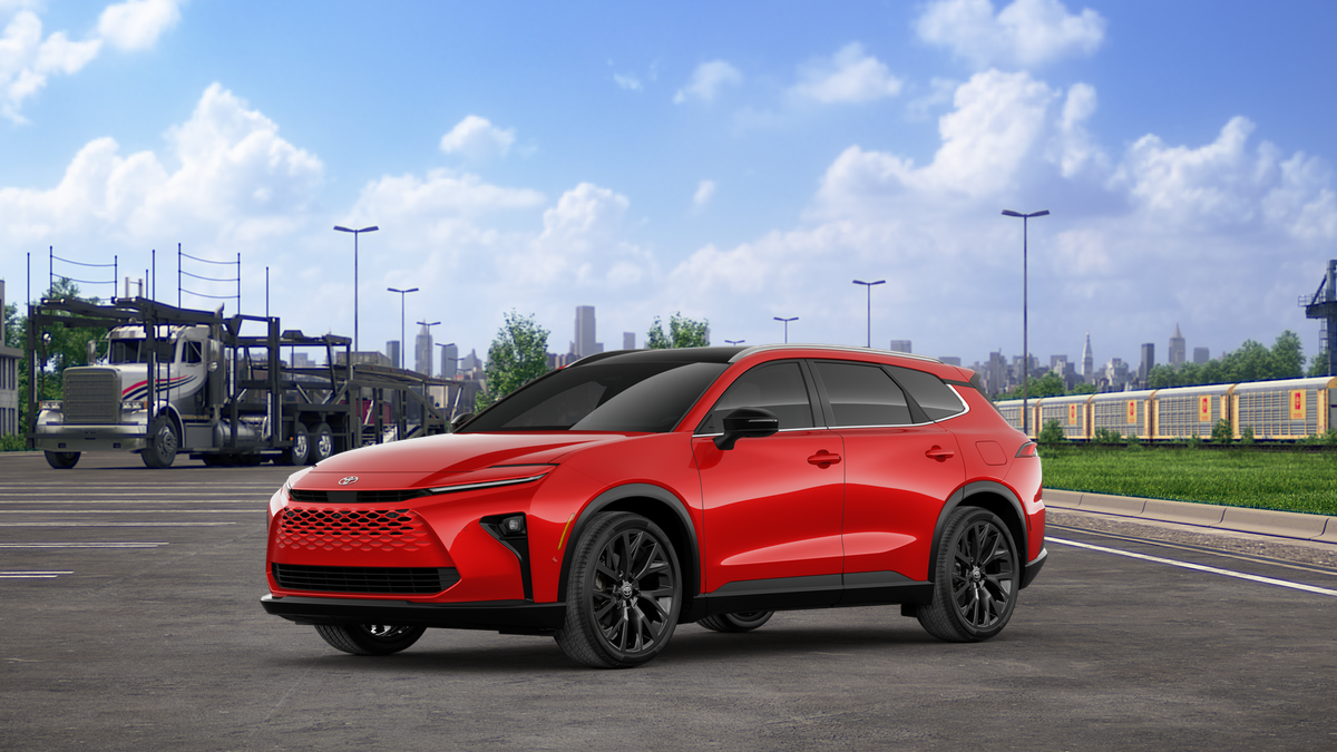 2025 Toyota Crown Signia Limited photo 2