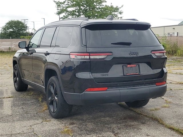 2023 Jeep Grand Cherokee Altitude photo 2