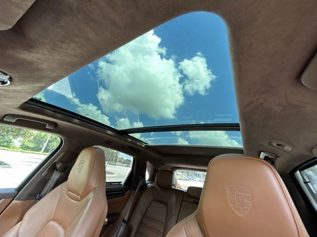 2019 Porsche Cayenne Turbo photo 16