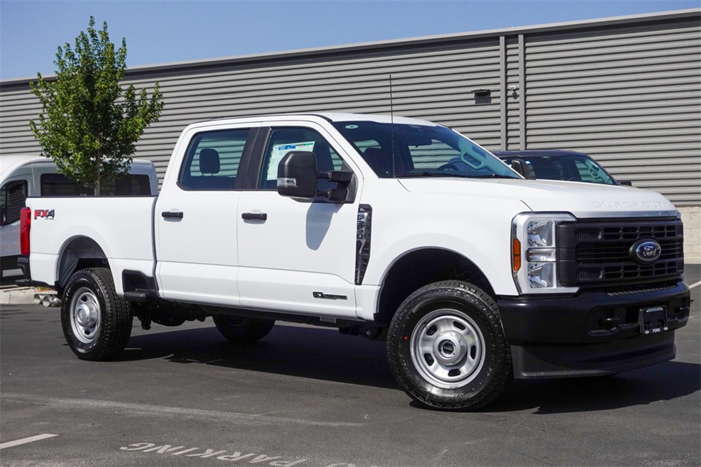 2025 Ford F-350 XL photo 2