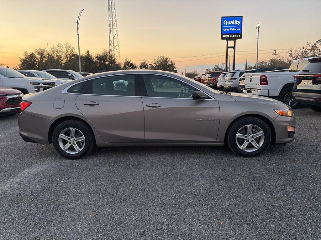 2023 Chevrolet Malibu LS photo 4