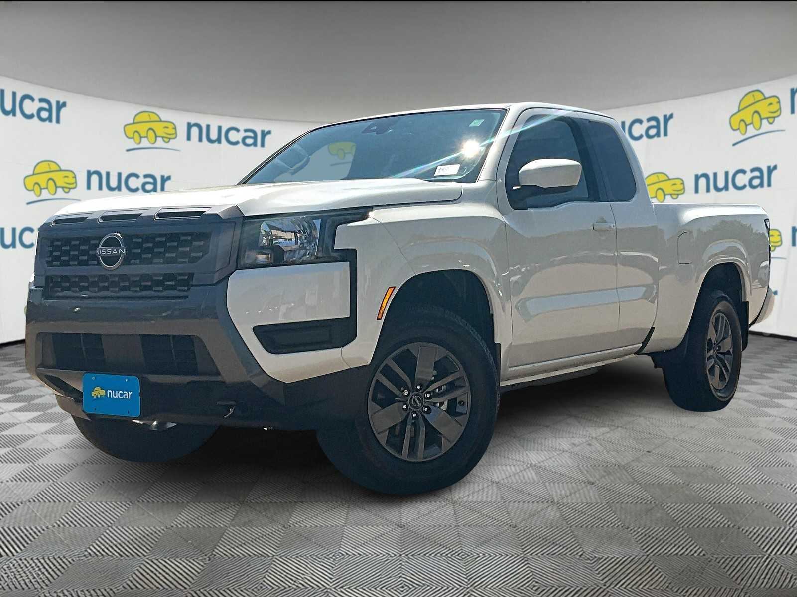 2025 Nissan Frontier SV photo 3