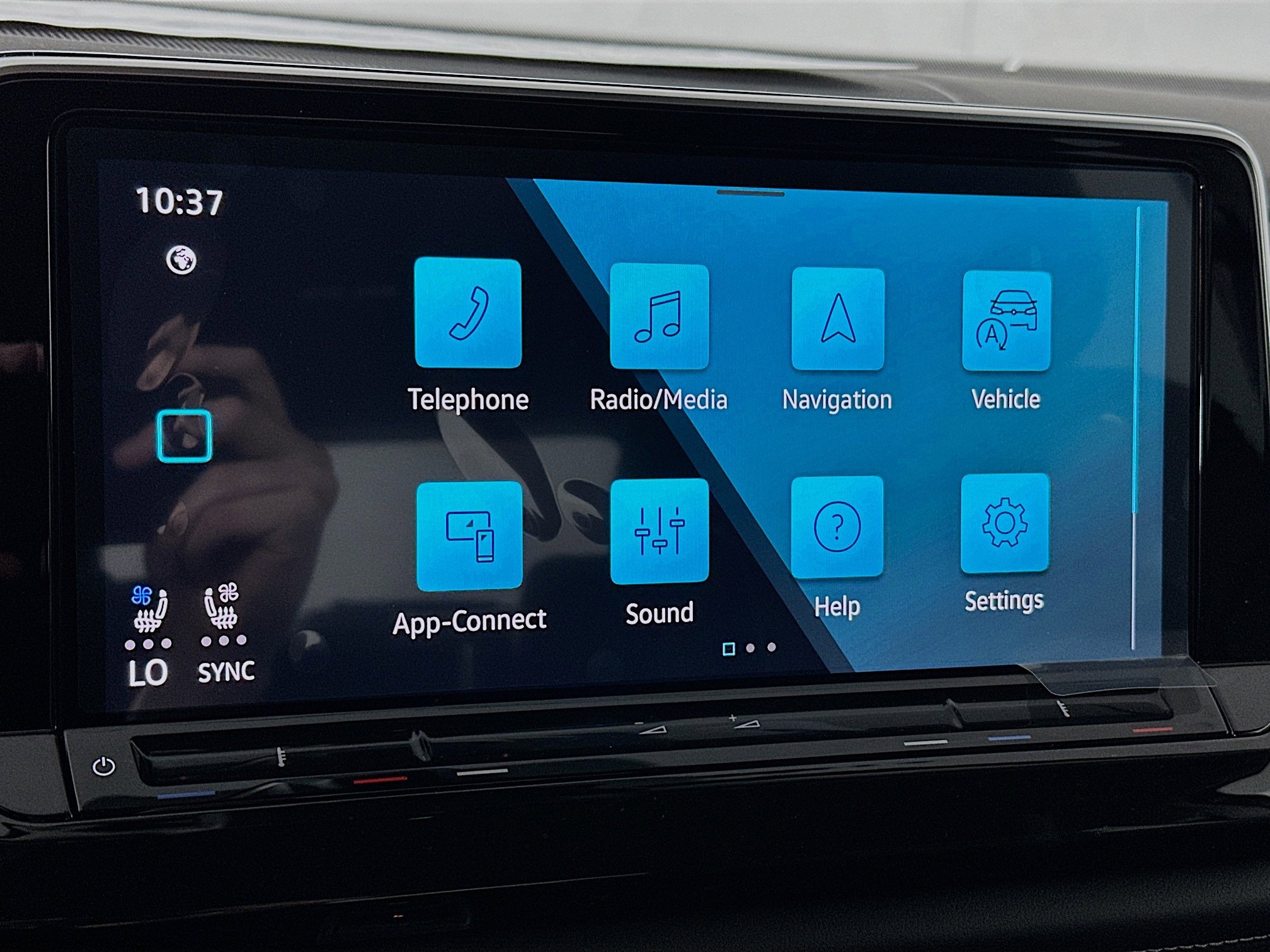 2025 Volkswagen Atlas SE Technology photo 14