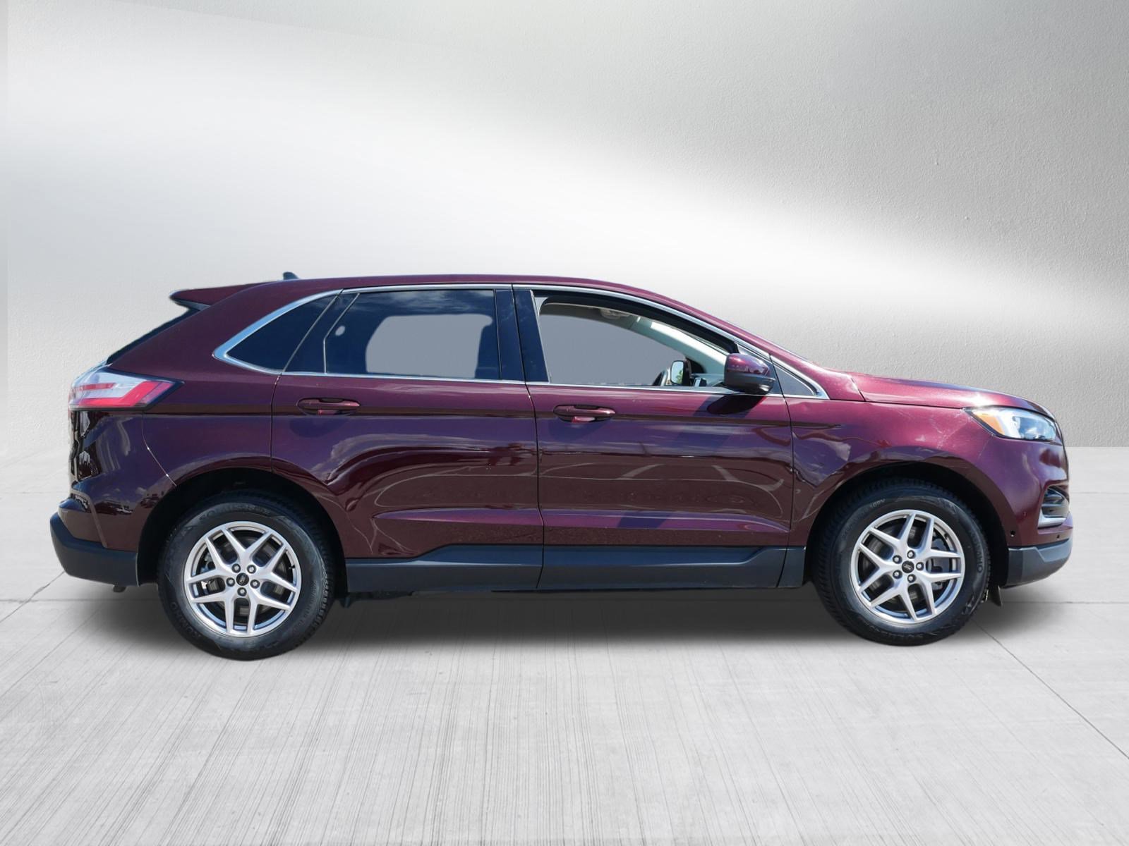 2024 Ford Edge SEL photo 8