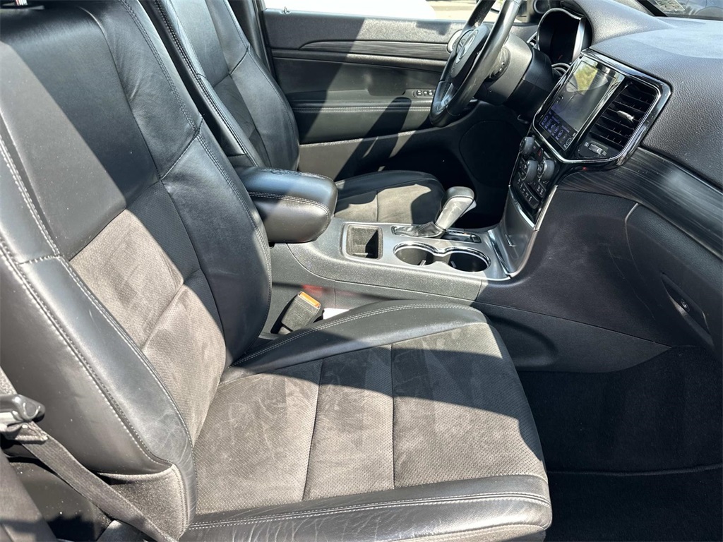 2019 Jeep Grand Cherokee Laredo E photo 14