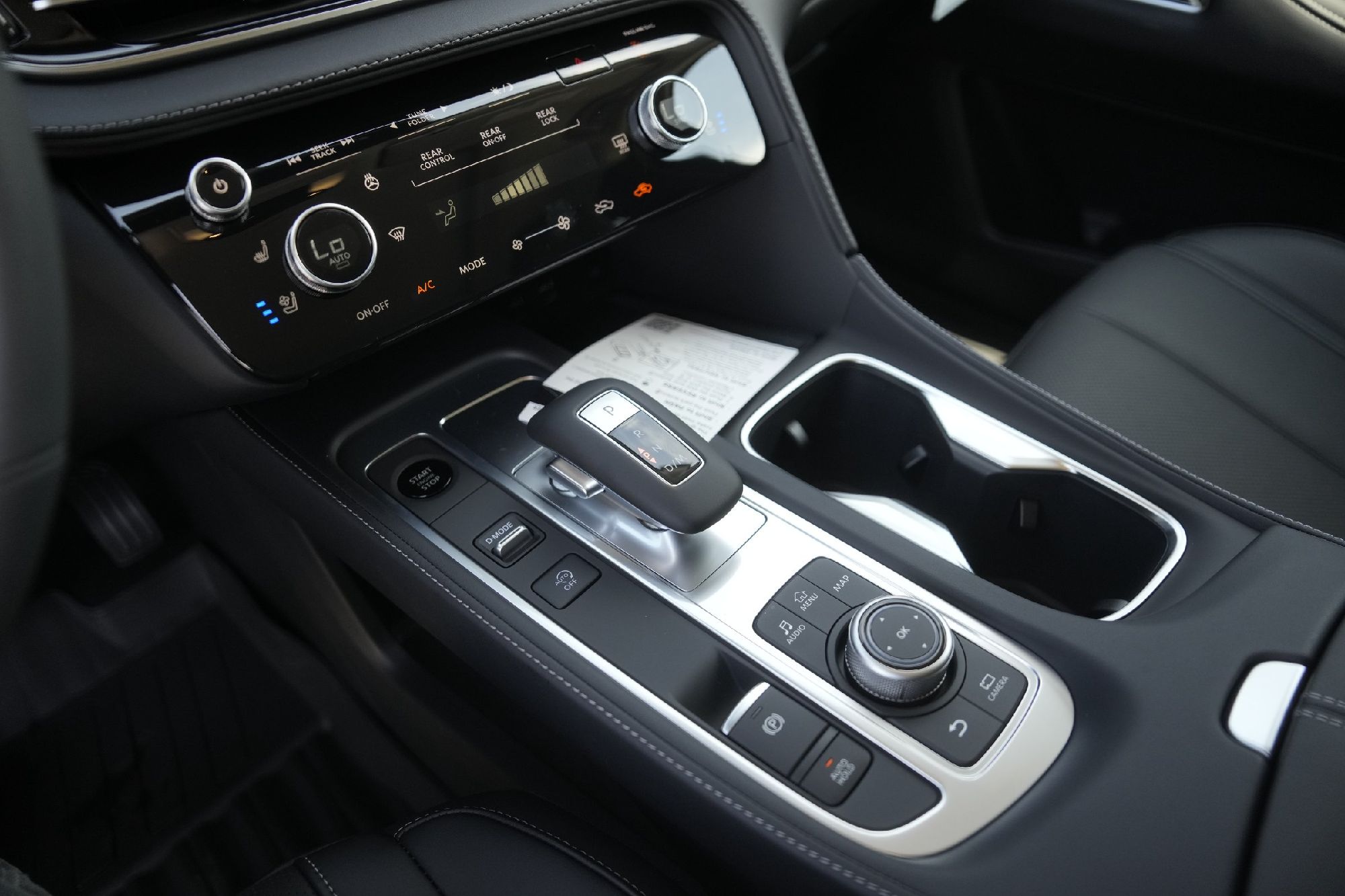 2026 Infiniti QX60 Luxe photo 10