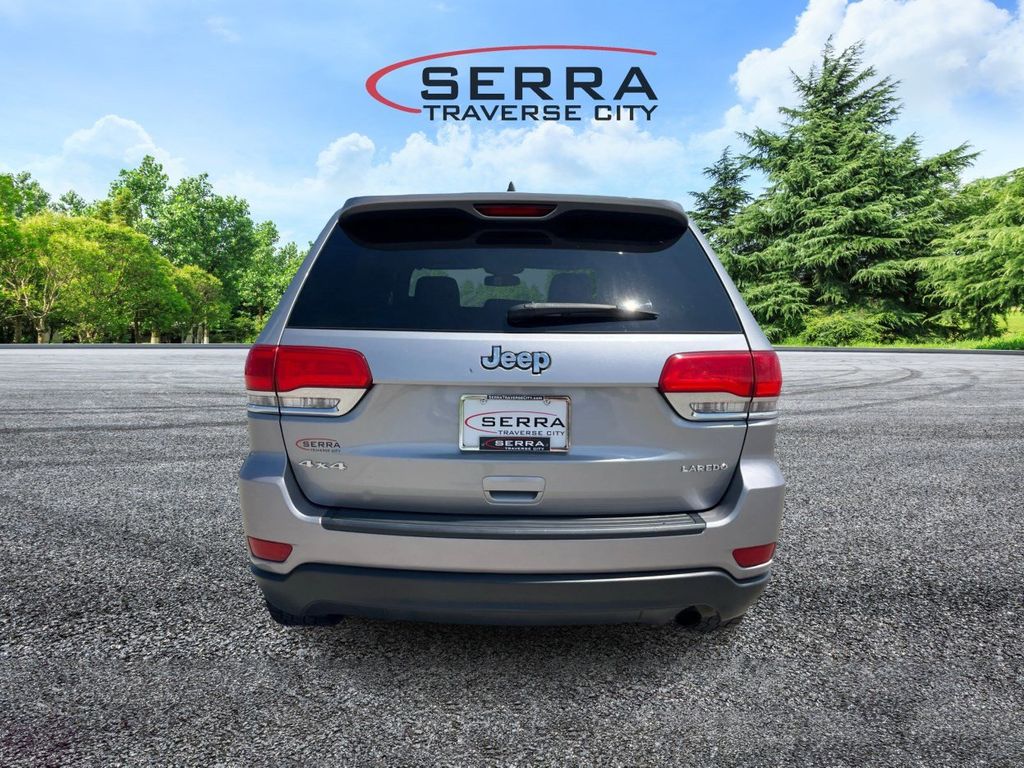 2015 Jeep Grand Cherokee Laredo photo 4