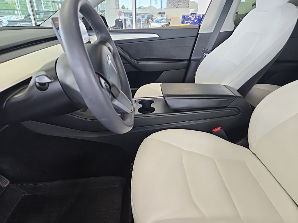 2023 Tesla Model Y Long Range photo 19