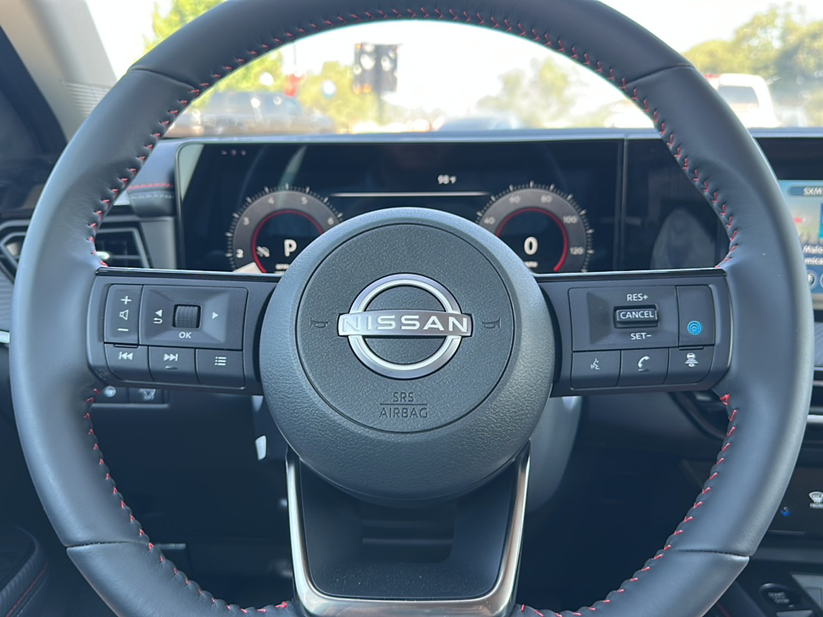 2025 Nissan Kicks SR photo 3