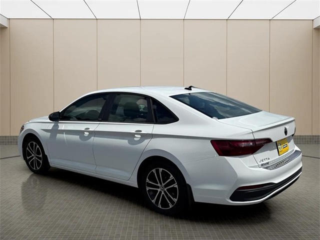 2024 Volkswagen Jetta 1.5T Sport photo 2