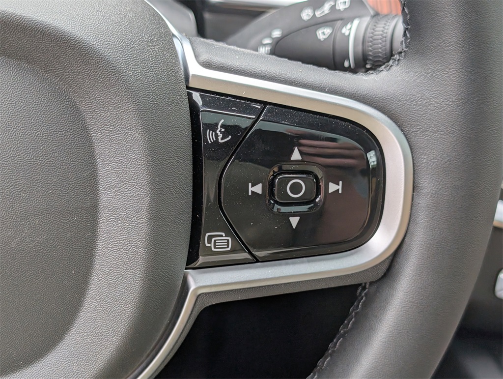 2026 Volvo V60 Cross Country B5 photo 16