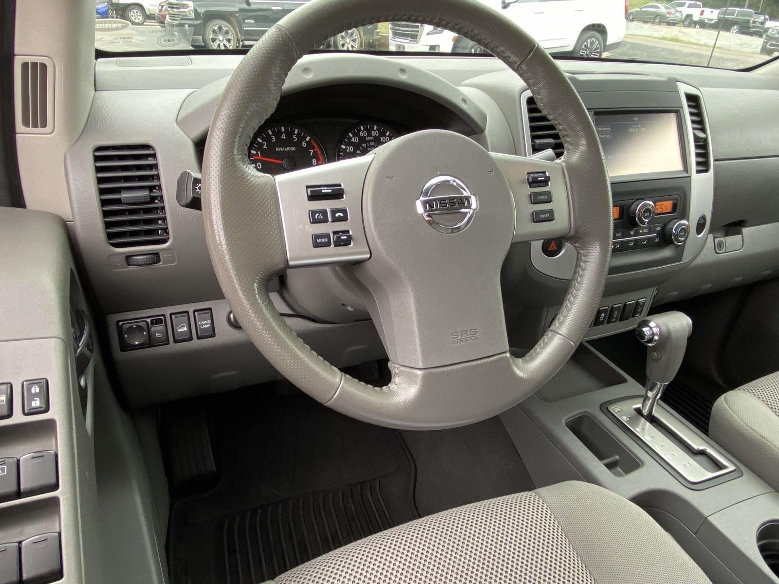 2019 Nissan Frontier SV photo 2