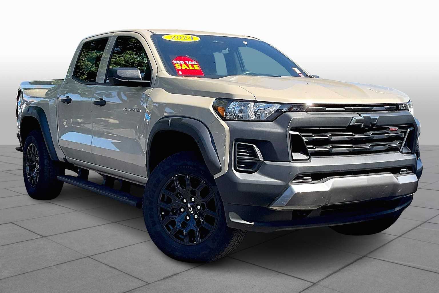 2024 Chevrolet Colorado Trail Boss photo 2