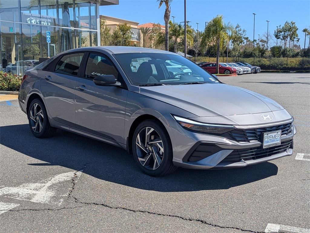 2025 Hyundai Elantra Hybrid SEL Sport photo 8