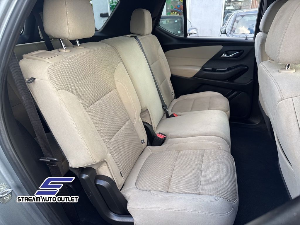2023 Chevrolet Traverse LS photo 29