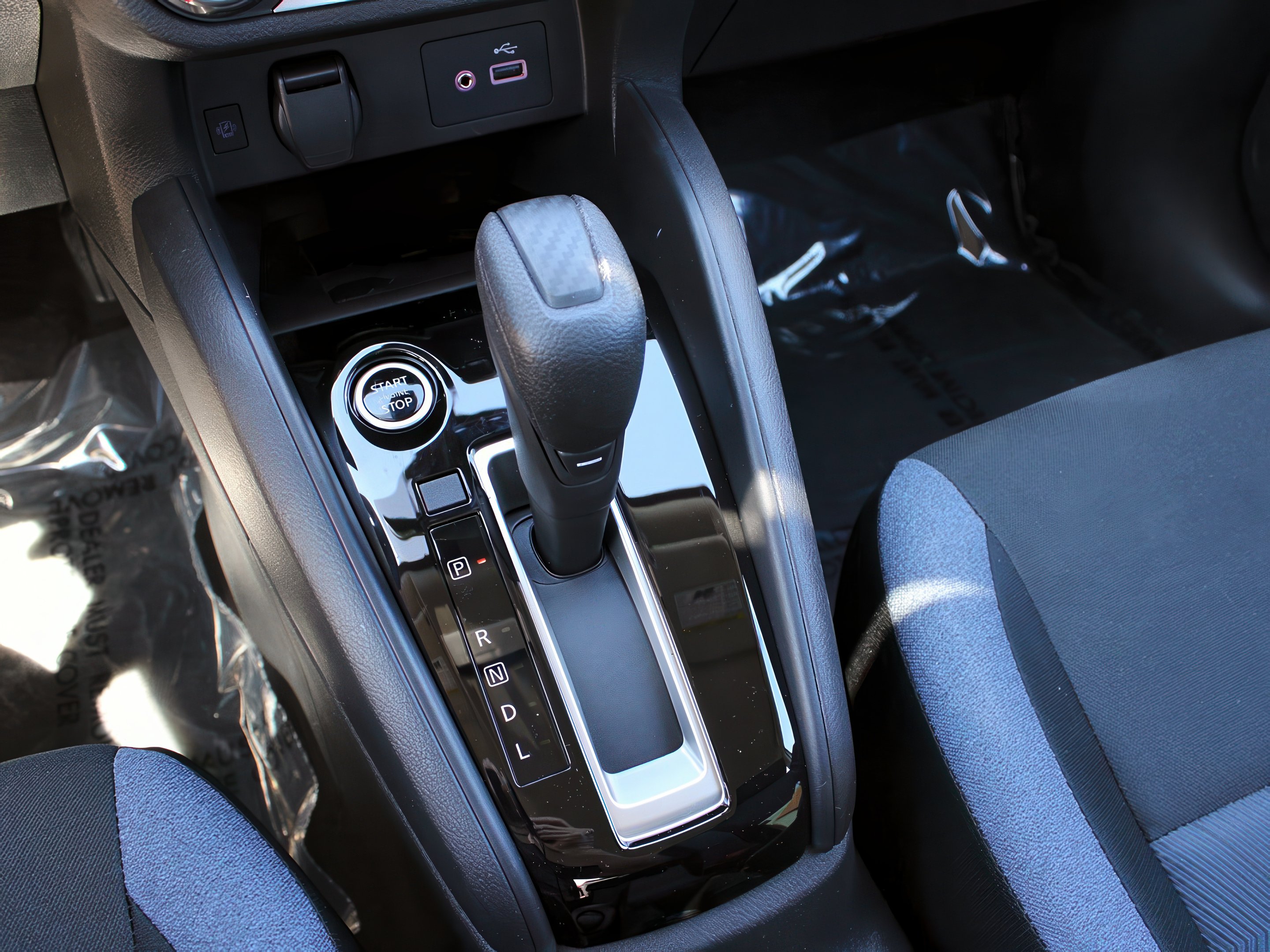 2025 Nissan Versa SV photo 19