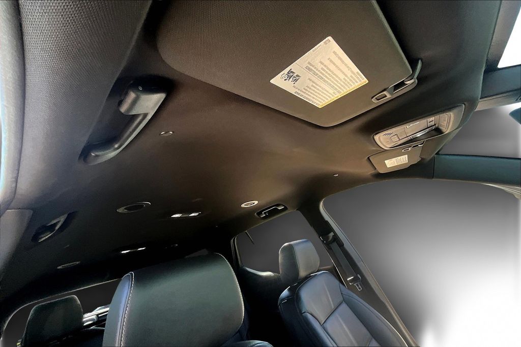 2022 Chevrolet Traverse Leather photo 22
