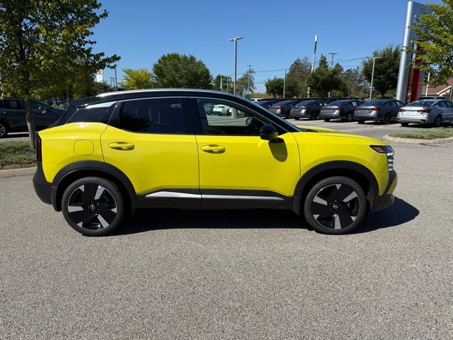 2025 Nissan Kicks SR photo 4